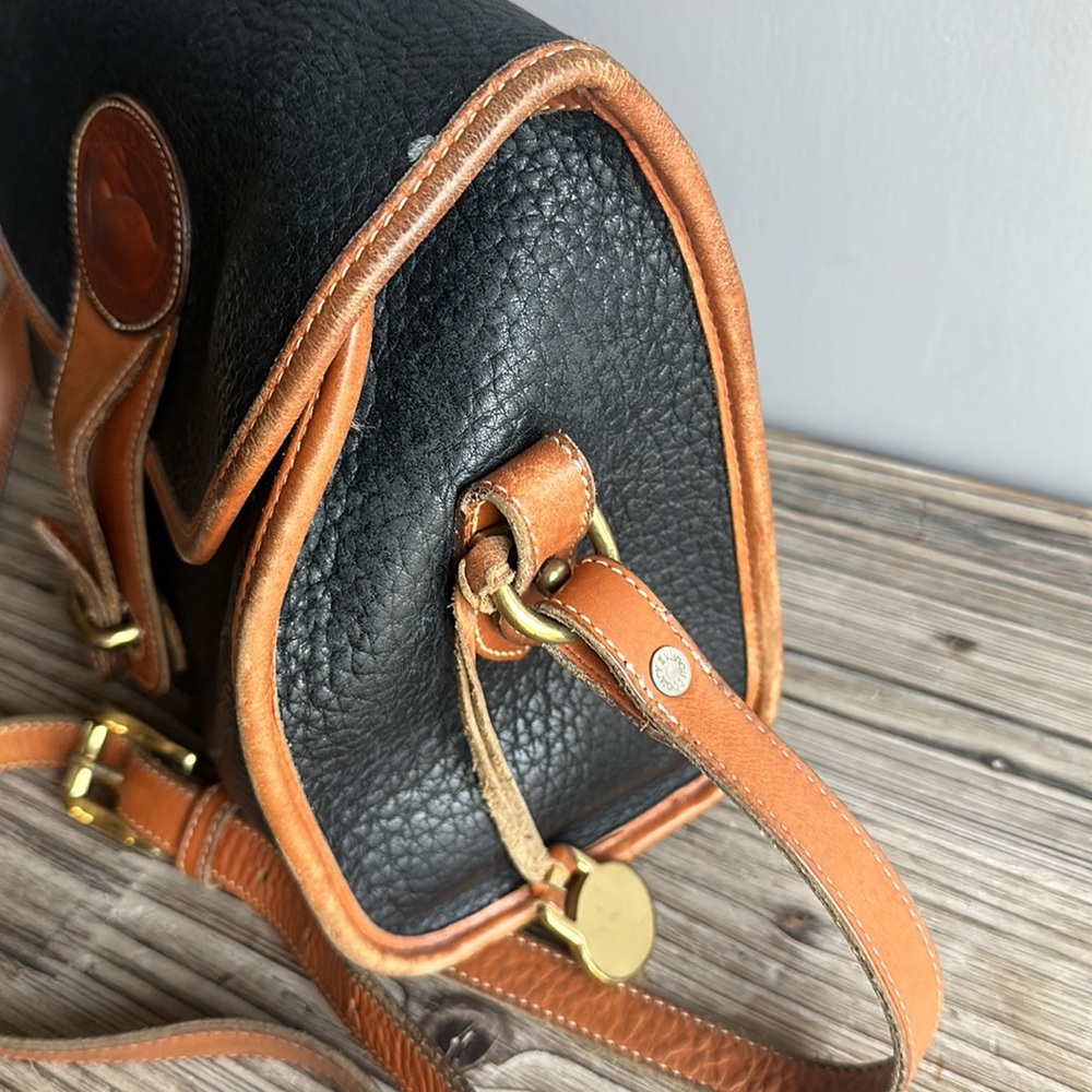 Dooney & Bourke crossbody purse good used condition - Picture 3 of 15